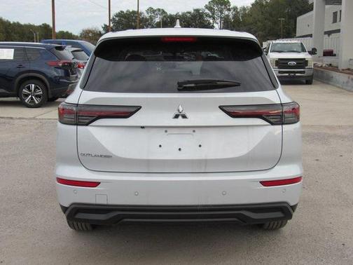 2026 Mitsubishi Outlander ES 1.5T 2WD