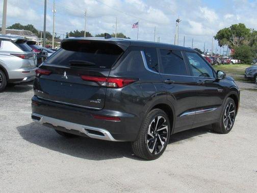 2025 Mitsubishi Outlander PHEV SE S-AWC