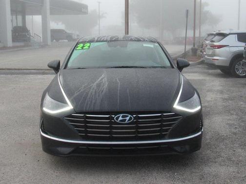 2022 Hyundai SONATA SE