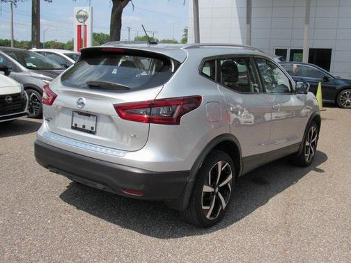 2022 Nissan Rogue Sport SL