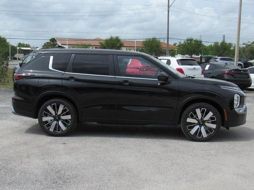 2025 Mitsubishi Outlander SE 2.5 2WD