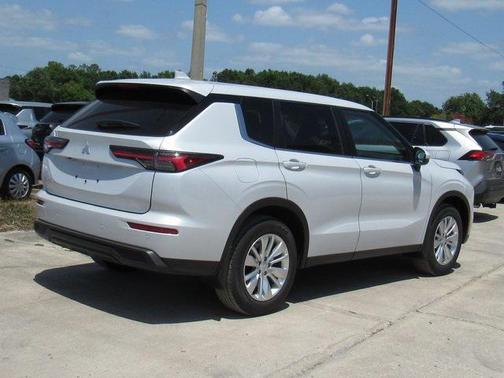 2025 Mitsubishi Outlander ES 2.5 2WD