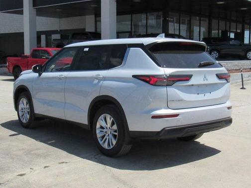 2025 Mitsubishi Outlander ES 2.5 2WD