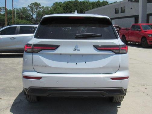 2025 Mitsubishi Outlander ES 2.5 2WD