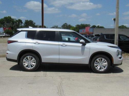 2025 Mitsubishi Outlander ES 2.5 2WD