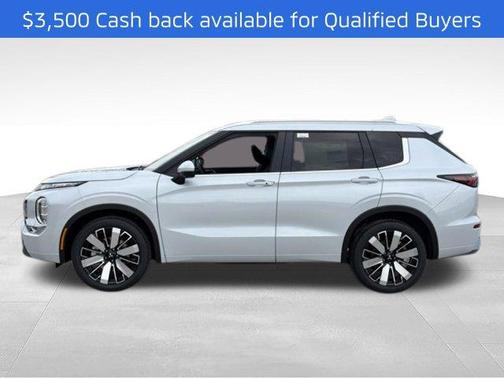 White Diamond 2026 Mitsubishi Outlander SEL
