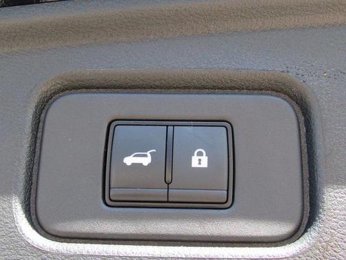 2025 Nissan Pathfinder SV FWD