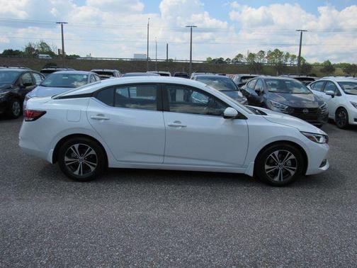Aspen White Tricoat 2023 Nissan Sentra SV