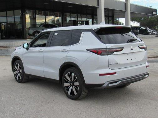 2026 Mitsubishi Outlander SE 1.5T 2WD