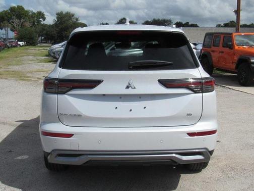 2025 Mitsubishi Outlander SE 2.5 2WD