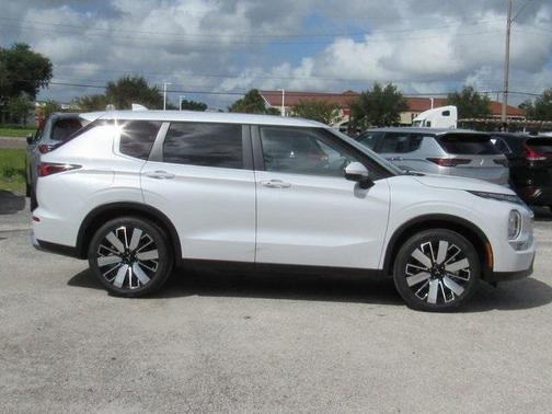 2025 Mitsubishi Outlander SE 2.5 2WD