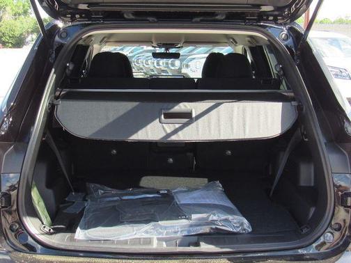 Labrador Black Pearl 2026 Mitsubishi Outlander ES