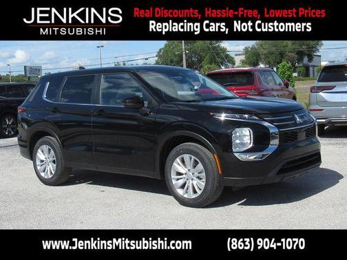 Labrador Black Pearl 2026 Mitsubishi Outlander ES