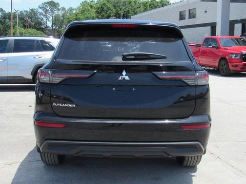 2025 Mitsubishi Outlander ES 2.5 2WD