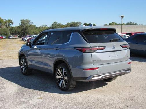 2025 Mitsubishi Outlander SE 2.5 2WD