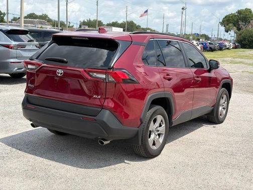 Pearl 2025 Toyota RAV4 XLE
