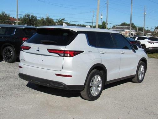 2023 Mitsubishi Outlander ES 2.5 2WD