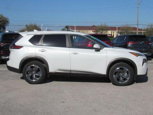 2024 Nissan Rogue SV