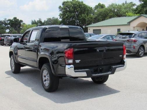 Midnight Black Metallic 2019 Toyota Tacoma SR5
