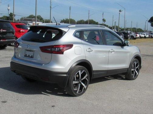 2022 Nissan Rogue Sport SL
