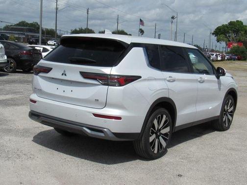 2025 Mitsubishi Outlander SE 2.5 2WD