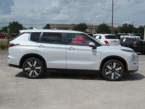 2025 Mitsubishi Outlander SE 2.5 2WD
