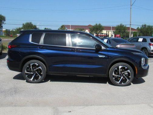 Cosmic Blue Metallic 2025 Mitsubishi Outlander SE S-AWC