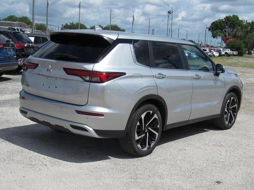 2022 Mitsubishi Outlander SE 2.5 2WD