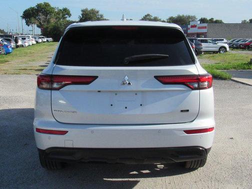2024 Mitsubishi Outlander SE Black Edition S-AWC