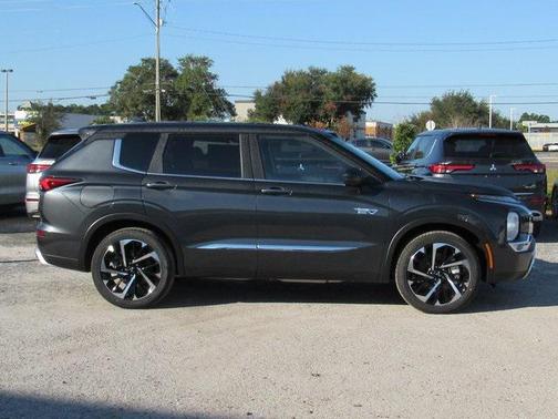 2025 Mitsubishi Outlander PHEV SE S-AWC