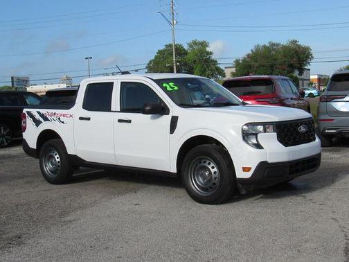 OXFORD WHITE 2025 Ford Maverick XL