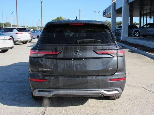 2025 Mitsubishi Outlander SE 2.5 2WD