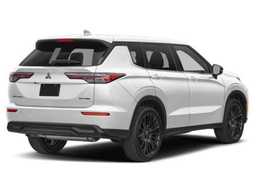 White Diamond 2026 Mitsubishi Outlander LE