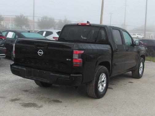 2024 Nissan Frontier SV