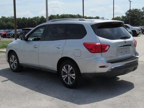 2019 Nissan Pathfinder SV