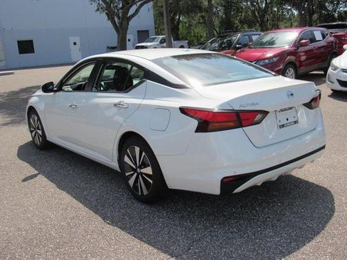 2021 Nissan Altima 2.5 SV