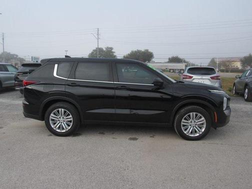 2022 Mitsubishi Outlander ES 2.5 2WD