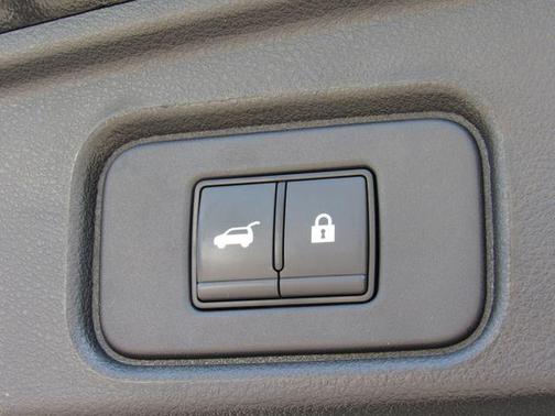 Super Black 2024 Nissan Pathfinder SV FWD