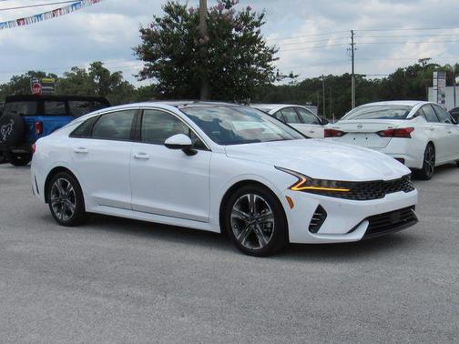 Glacial White Pearl 2022 Kia K5 EX