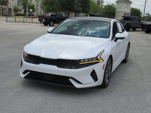 Glacial White Pearl 2022 Kia K5 EX