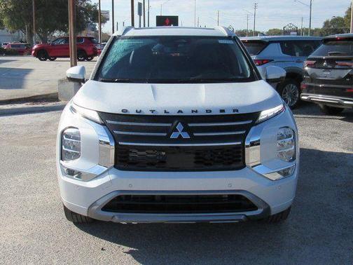 White Diamond 2026 Mitsubishi Outlander SEL