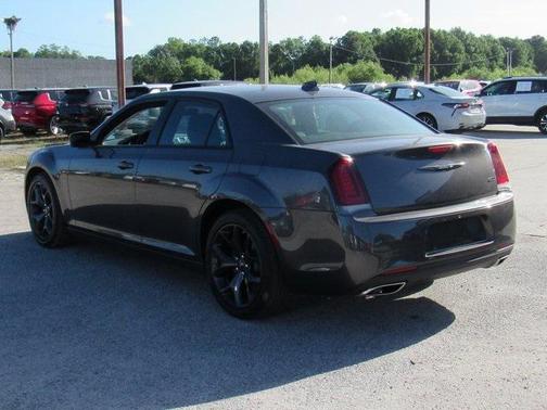 2023 Chrysler 300 Touring