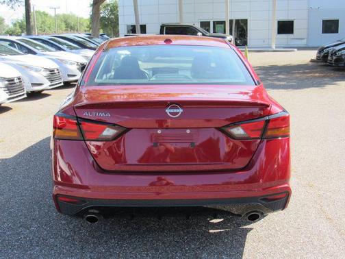 Scarlet Ember 2024 Nissan Altima SR FWD