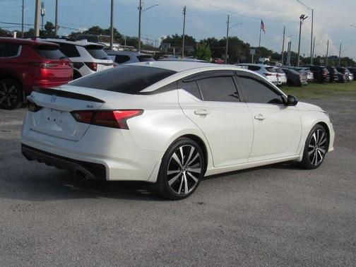 2020 Nissan Altima SR FWD