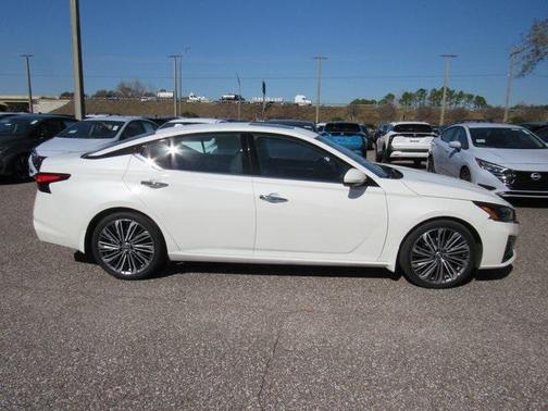 2023 Nissan Altima 2.5 SL