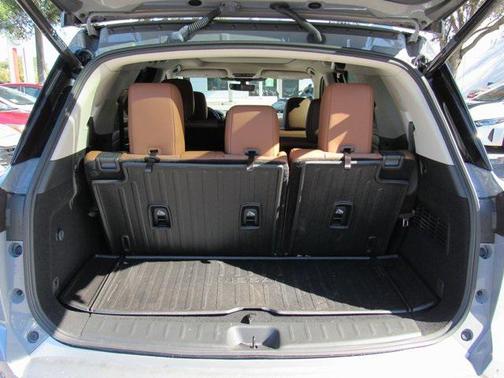 2025 Nissan Pathfinder Platinum FWD