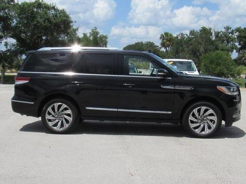 2022 Lincoln Navigator Reserve