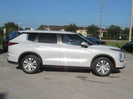 2022 Mitsubishi Outlander ES 2.5 2WD