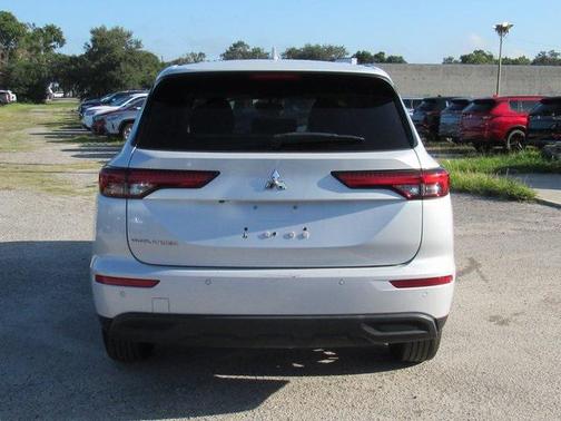 2022 Mitsubishi Outlander ES 2.5 2WD