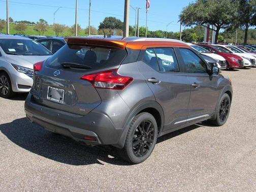 2020 Nissan Kicks SR
